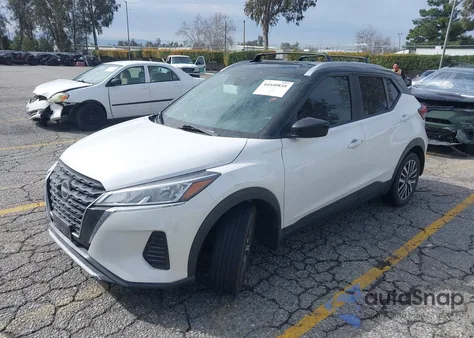 2022 Nissan Kicks Sv Xtronic Cvt z USA, uszkodzony, nr VIN 3N1CP5CV2NL499331